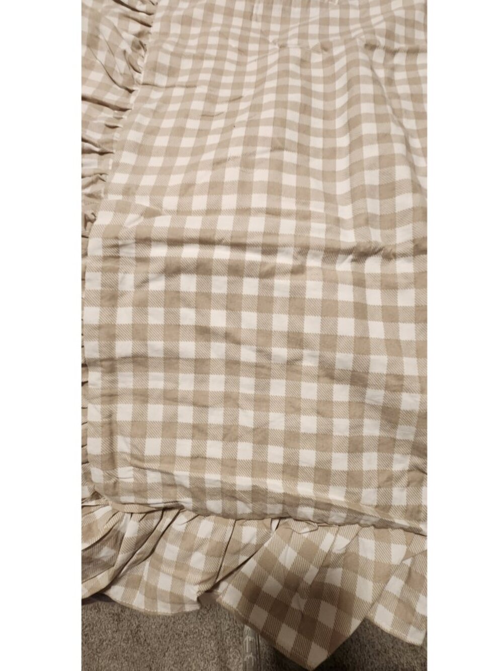 NWT: Tan Gingham Print Duvet Cover Set, Includes 2 Pillowcases (King Size) - Picture 5 of 9